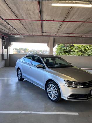VOLKSWAGEN JETTA 2.0 COMFORTLINE FLEX 4P TIPTRONIC